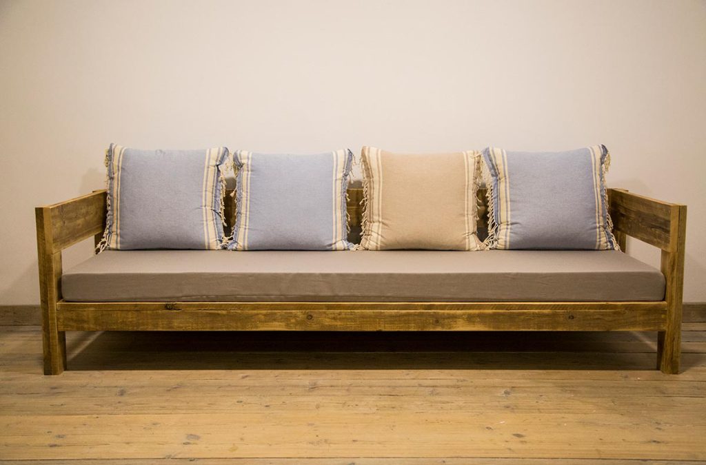 Sofa de Estilo Rústico De Madera Jingo WOODSTOCK®